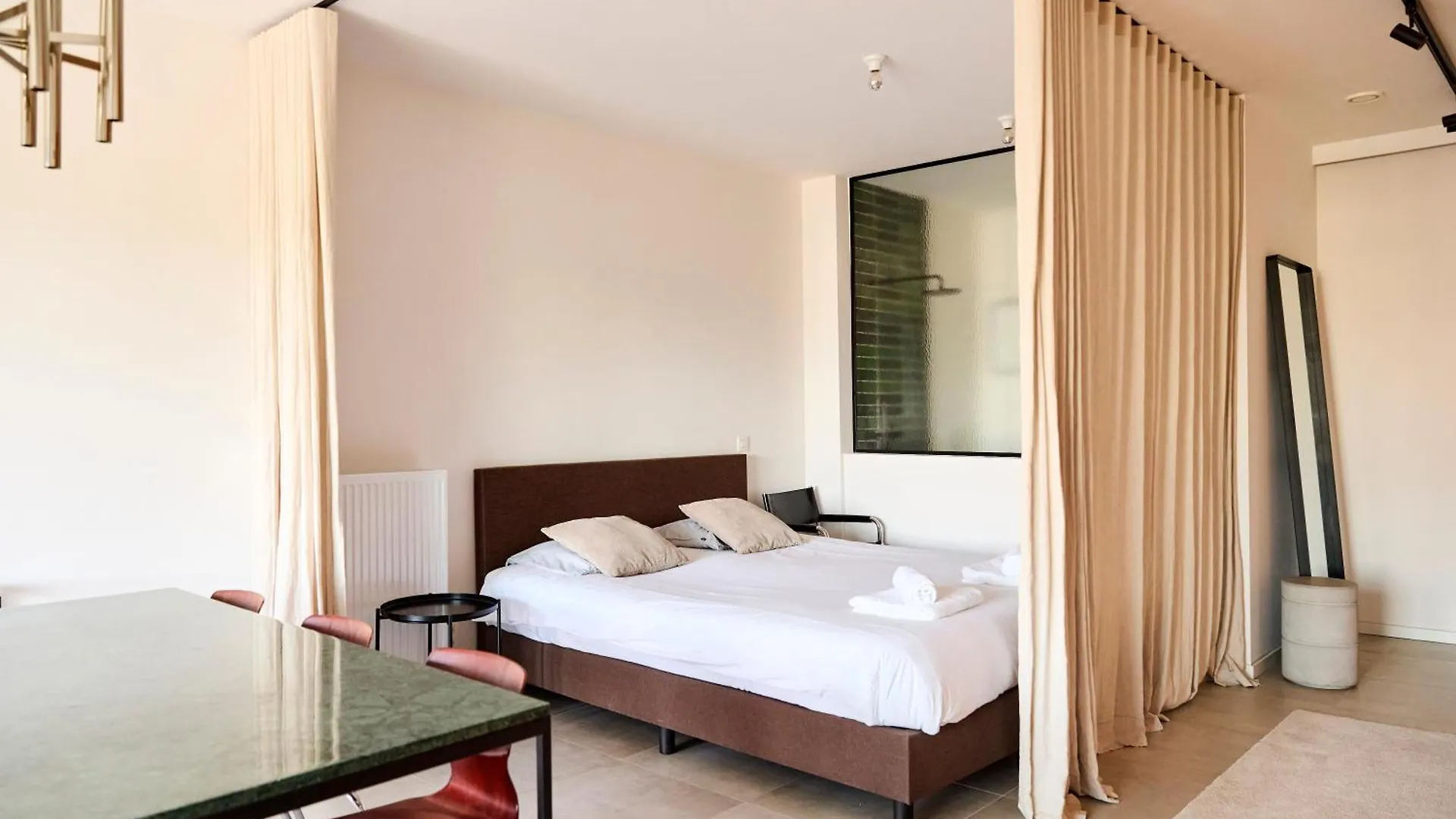 Apartment Ferienwohnung The Banker Antwerpen - Free Parking