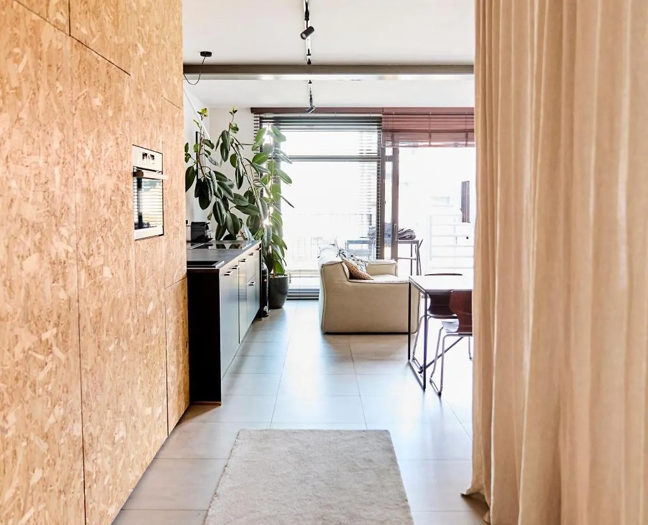 Ferienwohnung The Banker Antwerpen - Free Parking Apartment